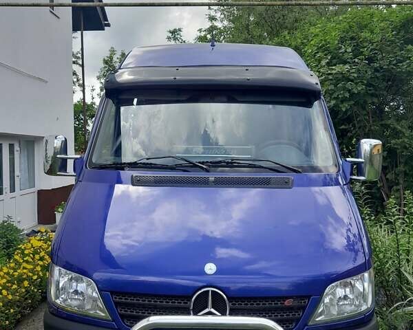 Синий Мерседес Sprinter, объемом двигателя 2.15 л и пробегом 530 тыс. км за 10000 $, фото 1 на Automoto.ua