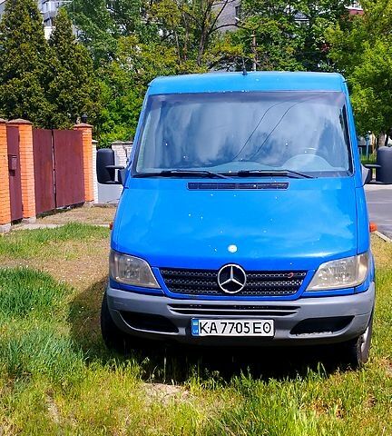 Синій Мерседес Sprinter, об'ємом двигуна 2.1 л та пробігом 940 тис. км за 6499 $, фото 1 на Automoto.ua