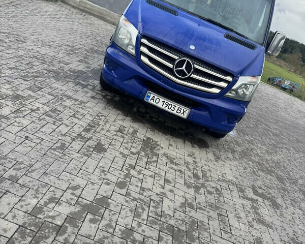 Синий Мерседес Sprinter, объемом двигателя 2.1 л и пробегом 582 тыс. км за 13500 $, фото 1 на Automoto.ua