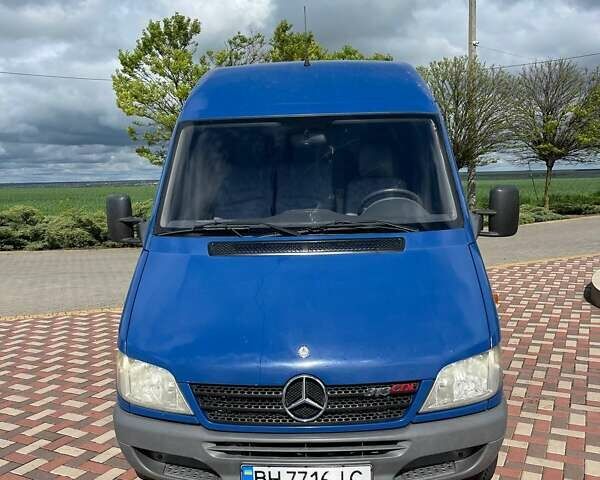 Синий Мерседес Sprinter, объемом двигателя 2.15 л и пробегом 500 тыс. км за 9999 $, фото 1 на Automoto.ua