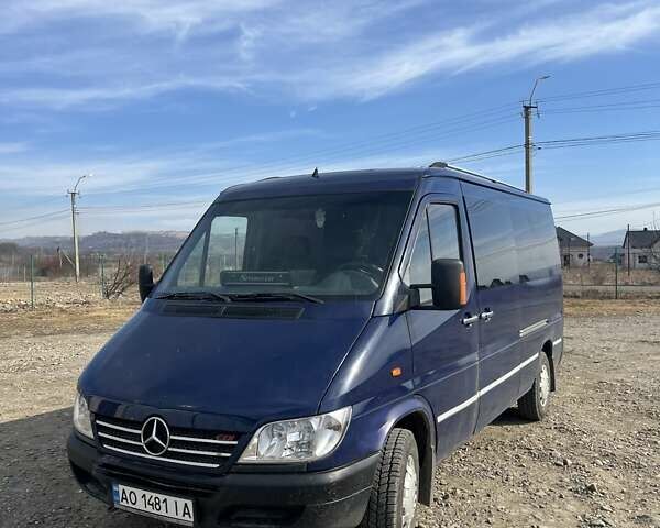 Синий Мерседес Sprinter, объемом двигателя 2.15 л и пробегом 719 тыс. км за 5000 $, фото 1 на Automoto.ua