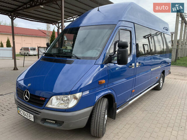 Синий Мерседес Sprinter, объемом двигателя 2.69 л и пробегом 320 тыс. км за 14000 $, фото 1 на Automoto.ua