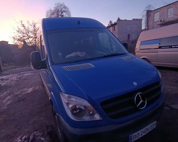 Синий Мерседес Sprinter, объемом двигателя 2.2 л и пробегом 120 тыс. км за 12300 $, фото 1 на Automoto.ua