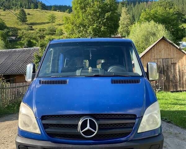 Синий Мерседес Sprinter, объемом двигателя 2.15 л и пробегом 100 тыс. км за 9000 $, фото 1 на Automoto.ua