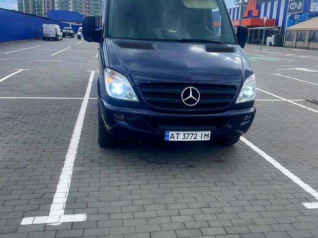 Синий Мерседес Sprinter, объемом двигателя 3 л и пробегом 300 тыс. км за 12000 $, фото 1 на Automoto.ua