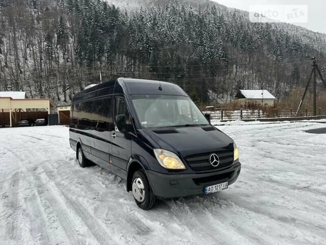 Синий Мерседес Sprinter, объемом двигателя 2.99 л и пробегом 403 тыс. км за 29999 $, фото 1 на Automoto.ua