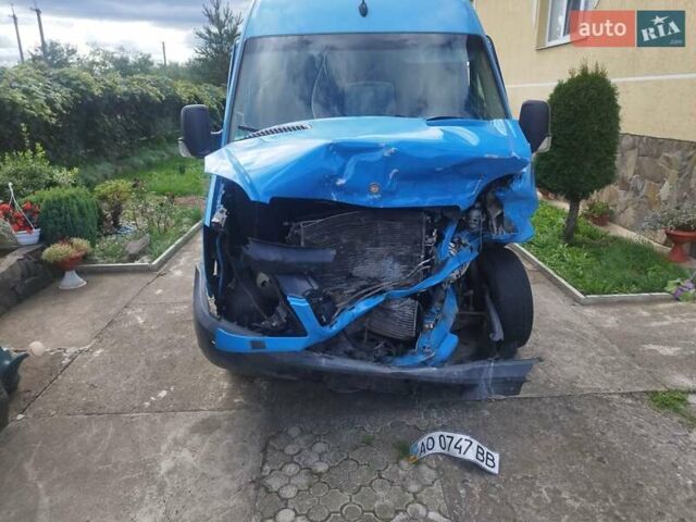 Синий Мерседес Sprinter, объемом двигателя 0 л и пробегом 198 тыс. км за 7500 $, фото 1 на Automoto.ua