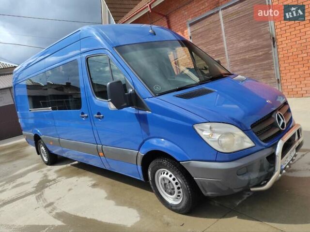Синий Мерседес Sprinter, объемом двигателя 2.99 л и пробегом 692 тыс. км за 14900 $, фото 1 на Automoto.ua