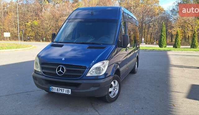 Синий Мерседес Sprinter, объемом двигателя 1.8 л и пробегом 400 тыс. км за 14000 $, фото 1 на Automoto.ua