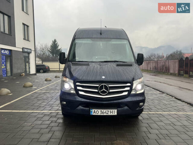 Синий Мерседес Sprinter, объемом двигателя 3 л и пробегом 417 тыс. км за 27900 $, фото 1 на Automoto.ua
