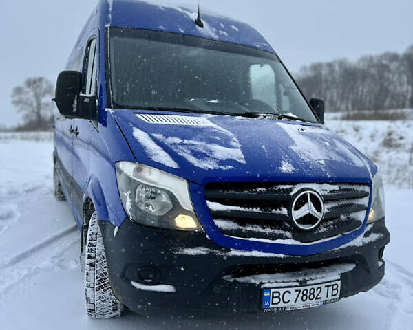 Синий Мерседес Sprinter, объемом двигателя 2.14 л и пробегом 465 тыс. км за 23900 $, фото 1 на Automoto.ua
