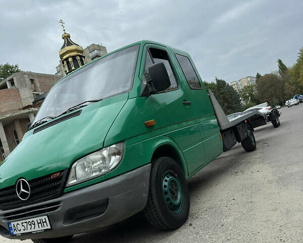 Зеленый Мерседес Sprinter, объемом двигателя 2.7 л и пробегом 708 тыс. км за 13000 $, фото 1 на Automoto.ua