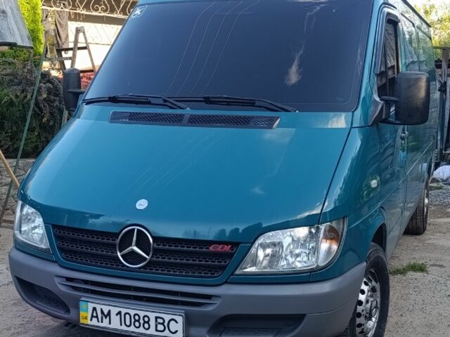 Зеленый Мерседес Sprinter, объемом двигателя 2.1 л и пробегом 200 тыс. км за 8497 $, фото 1 на Automoto.ua