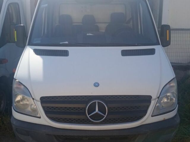 Зеленый Мерседес Sprinter, объемом двигателя 2.1 л и пробегом 300 тыс. км за 12034 $, фото 1 на Automoto.ua