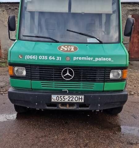 Зеленый Мерседес Sprinter, объемом двигателя 0 л и пробегом 520 тыс. км за 4000 $, фото 1 на Automoto.ua