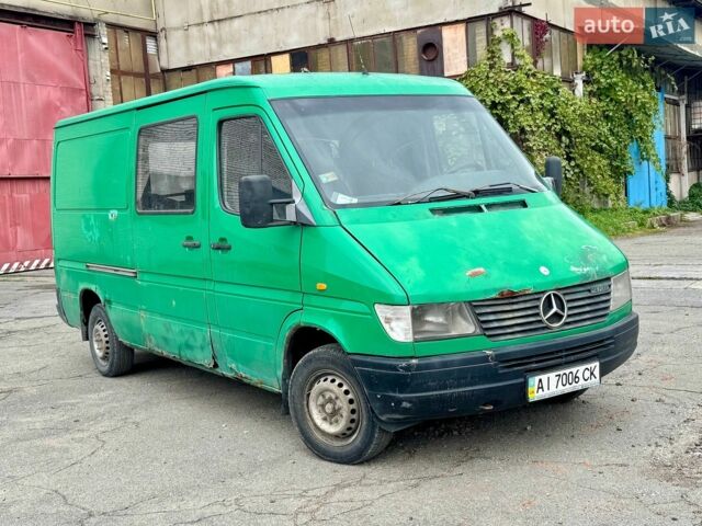 Зеленый Мерседес Sprinter, объемом двигателя 2.9 л и пробегом 370 тыс. км за 2600 $, фото 1 на Automoto.ua