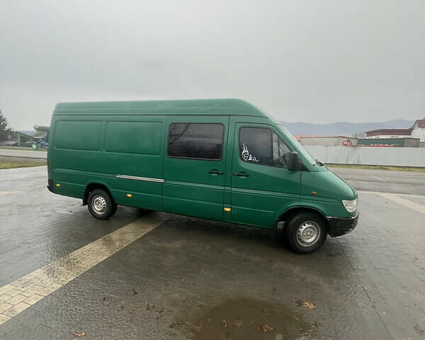 Зелений Мерседес Sprinter, об'ємом двигуна 0 л та пробігом 600 тис. км за 6200 $, фото 1 на Automoto.ua
