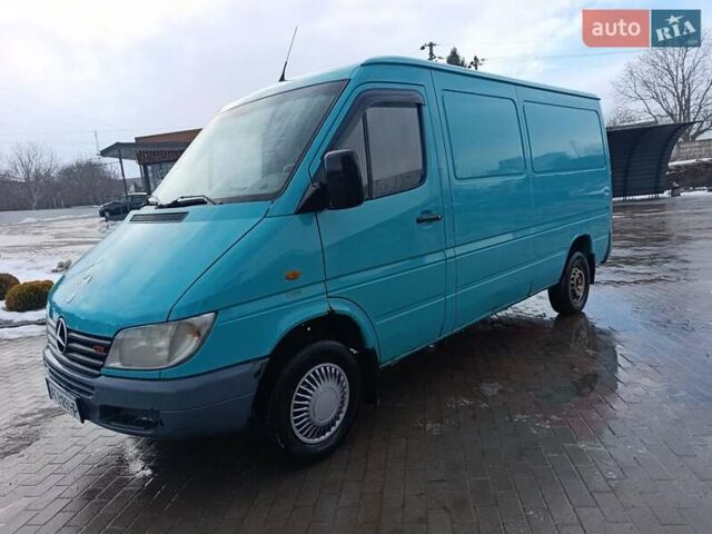 Зеленый Мерседес Sprinter, объемом двигателя 2.15 л и пробегом 320 тыс. км за 4999 $, фото 1 на Automoto.ua