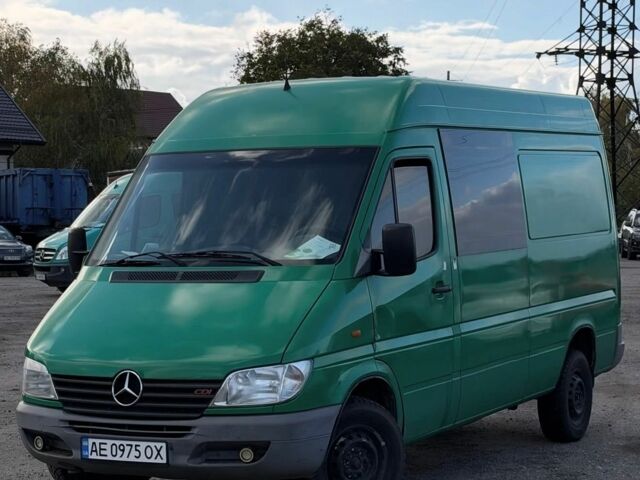Зелений Мерседес Sprinter, об'ємом двигуна 2.2 л та пробігом 400 тис. км за 7950 $, фото 1 на Automoto.ua