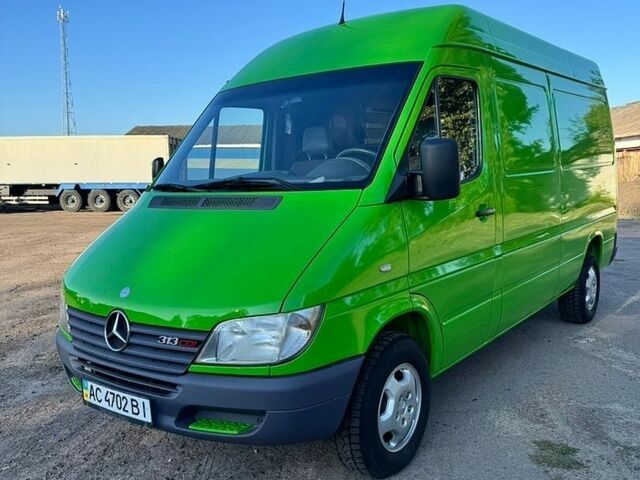 Зеленый Мерседес Sprinter, объемом двигателя 2.15 л и пробегом 320 тыс. км за 10500 $, фото 1 на Automoto.ua