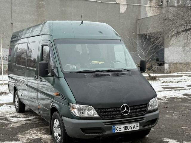 Зелений Мерседес Sprinter, об'ємом двигуна 2.7 л та пробігом 300 тис. км за 9000 $, фото 1 на Automoto.ua