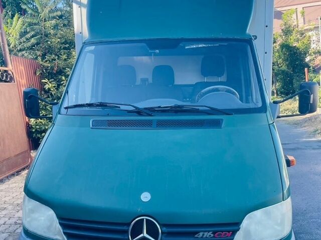 Зеленый Мерседес Sprinter, объемом двигателя 2.5 л и пробегом 365 тыс. км за 15700 $, фото 1 на Automoto.ua