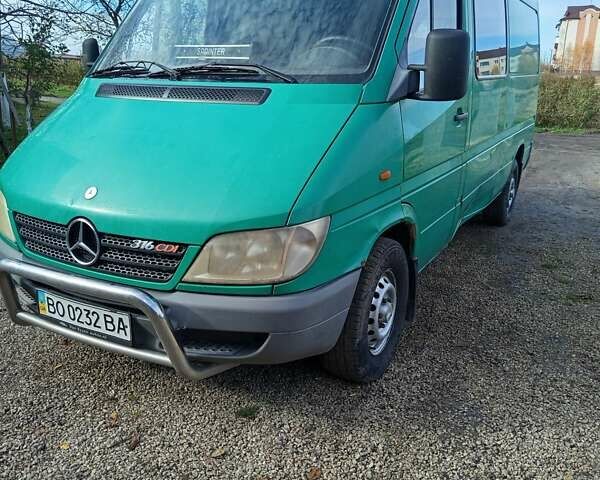 Зеленый Мерседес Sprinter, объемом двигателя 2.69 л и пробегом 359 тыс. км за 6000 $, фото 1 на Automoto.ua