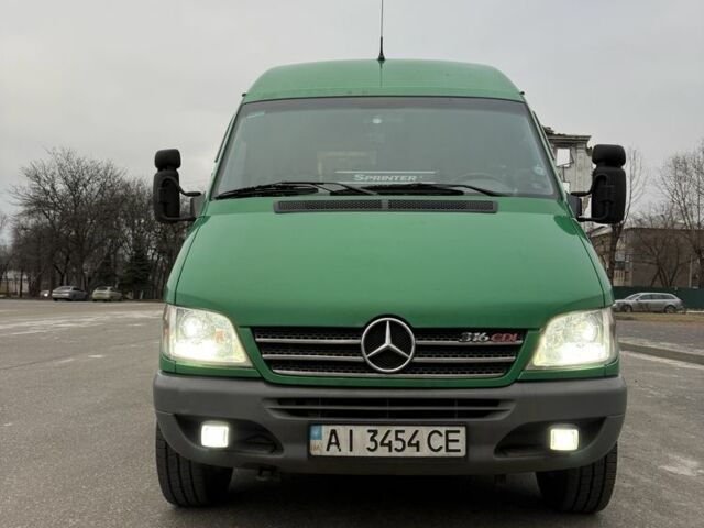Зеленый Мерседес Sprinter, объемом двигателя 2.7 л и пробегом 500 тыс. км за 16700 $, фото 1 на Automoto.ua
