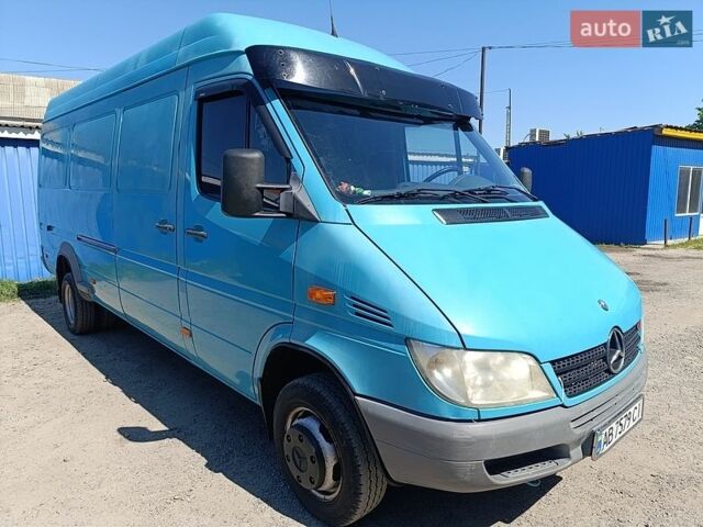 Зеленый Мерседес Sprinter, объемом двигателя 2.2 л и пробегом 300 тыс. км за 13000 $, фото 1 на Automoto.ua