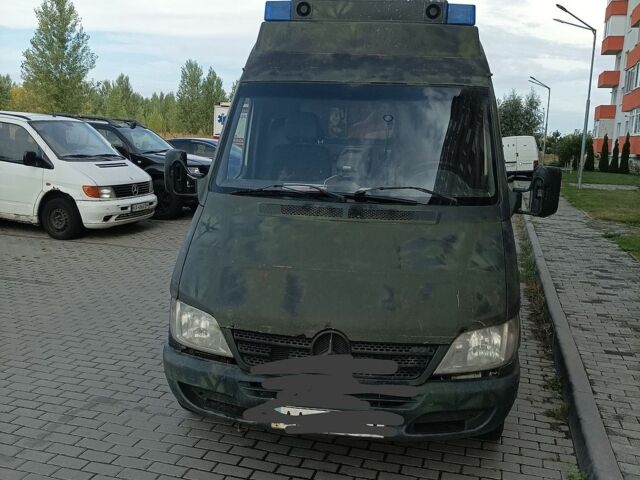 Зеленый Мерседес Sprinter, объемом двигателя 2.69 л и пробегом 400 тыс. км за 5300 $, фото 1 на Automoto.ua