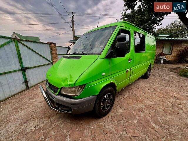 Зеленый Мерседес Sprinter, объемом двигателя 2.2 л и пробегом 331 тыс. км за 4999 $, фото 1 на Automoto.ua