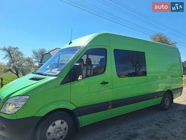 Зеленый Мерседес Sprinter, объемом двигателя 2.2 л и пробегом 261 тыс. км за 12000 $, фото 1 на Automoto.ua
