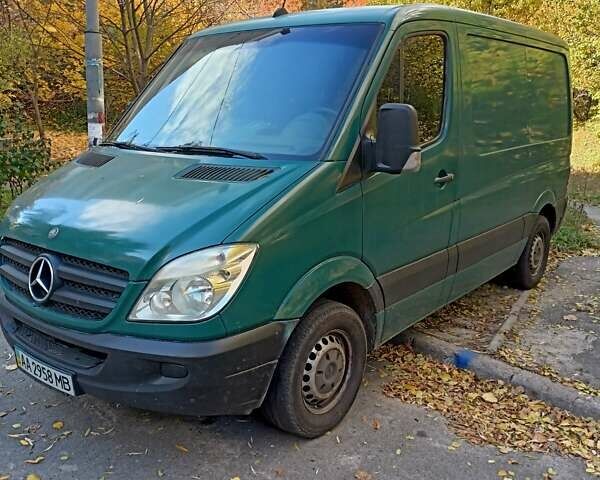 Зеленый Мерседес Sprinter, объемом двигателя 2.2 л и пробегом 287 тыс. км за 9700 $, фото 1 на Automoto.ua