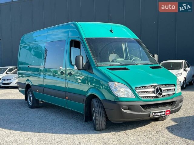 Зеленый Мерседес Sprinter, объемом двигателя 3 л и пробегом 700 тыс. км за 24840 $, фото 1 на Automoto.ua
