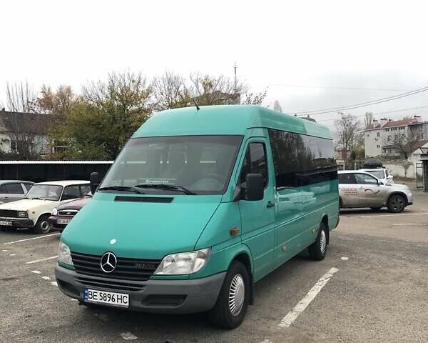 Зелений Мерседес Sprinter, об'ємом двигуна 2.15 л та пробігом 402 тис. км за 12500 $, фото 1 на Automoto.ua