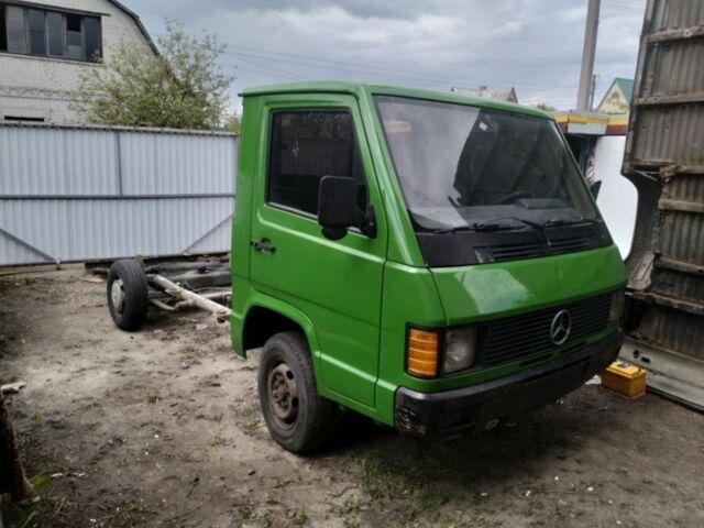 Зеленый Мерседес Sprinter, объемом двигателя 0 л и пробегом 300 тыс. км за 3200 $, фото 1 на Automoto.ua