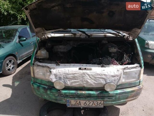Зеленый Мерседес Sprinter, объемом двигателя 0 л и пробегом 300 тыс. км за 1500 $, фото 1 на Automoto.ua