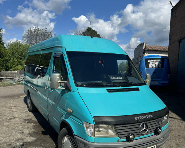 Зеленый Мерседес Sprinter, объемом двигателя 2.9 л и пробегом 550 тыс. км за 7500 $, фото 1 на Automoto.ua