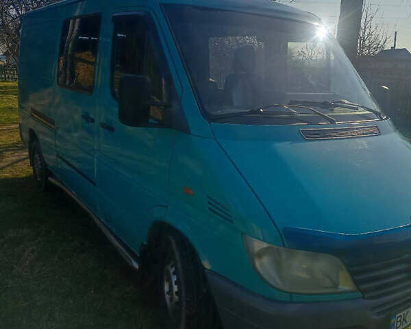 Зеленый Мерседес Sprinter, объемом двигателя 2.69 л и пробегом 770 тыс. км за 8321 $, фото 1 на Automoto.ua