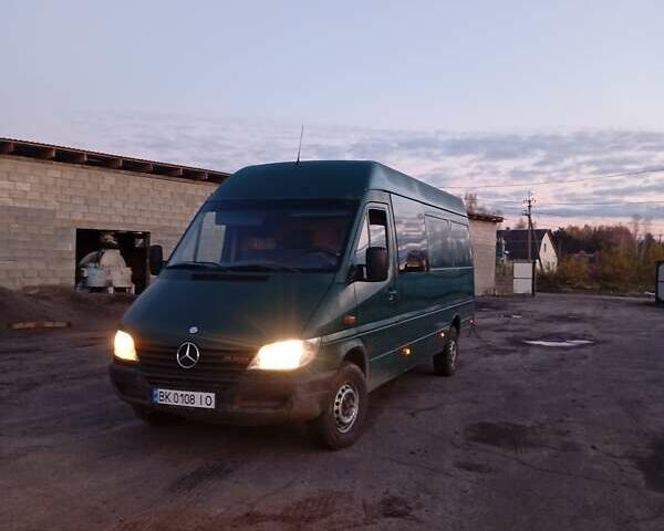 Зеленый Мерседес Sprinter, объемом двигателя 2.15 л и пробегом 6 тыс. км за 6000 $, фото 1 на Automoto.ua