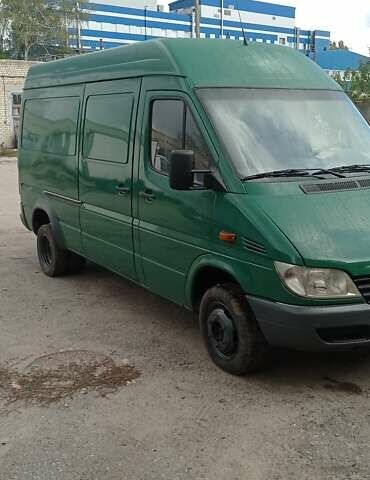 Зеленый Мерседес Sprinter, объемом двигателя 2.2 л и пробегом 450 тыс. км за 10000 $, фото 1 на Automoto.ua