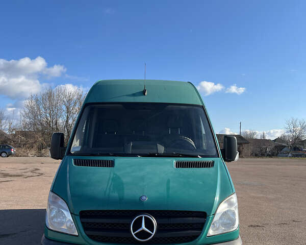 Зеленый Мерседес Sprinter, объемом двигателя 0 л и пробегом 390 тыс. км за 10800 $, фото 1 на Automoto.ua