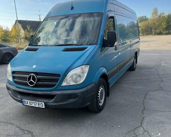 Зеленый Мерседес Sprinter, объемом двигателя 2.7 л и пробегом 348 тыс. км за 16000 $, фото 1 на Automoto.ua