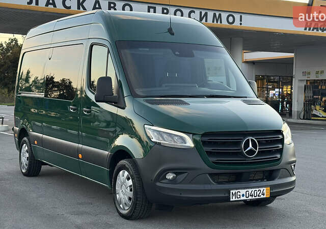 Зеленый Мерседес Sprinter, объемом двигателя 2.2 л и пробегом 271 тыс. км за 28700 $, фото 1 на Automoto.ua