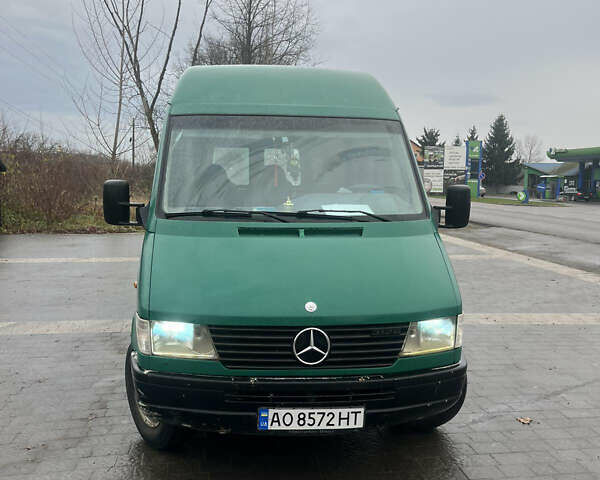 Зелений Мерседес Sprinter, об'ємом двигуна 2.87 л та пробігом 700 тис. км за 5800 $, фото 1 на Automoto.ua