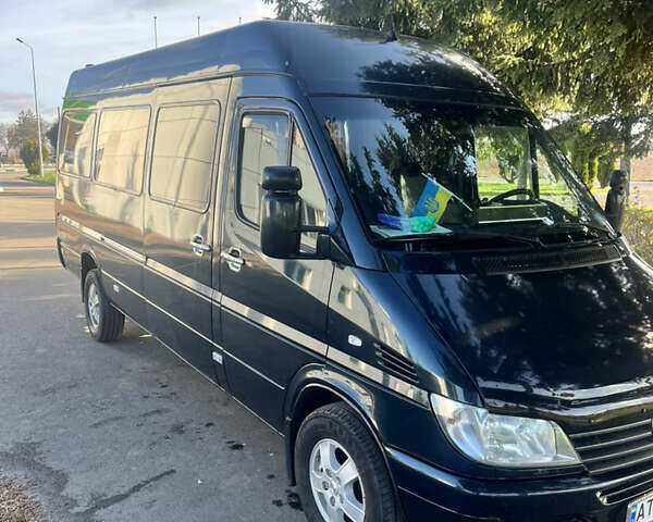 Зеленый Мерседес Sprinter, объемом двигателя 2.7 л и пробегом 210 тыс. км за 10000 $, фото 1 на Automoto.ua