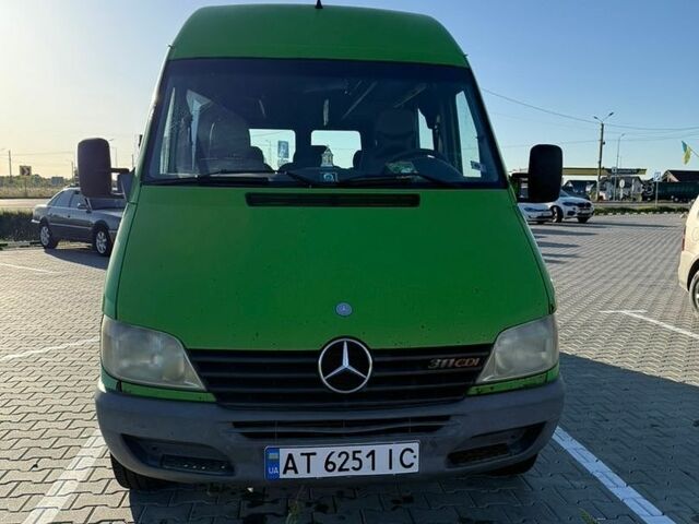 Зеленый Мерседес Sprinter, объемом двигателя 2.2 л и пробегом 452 тыс. км за 6500 $, фото 1 на Automoto.ua
