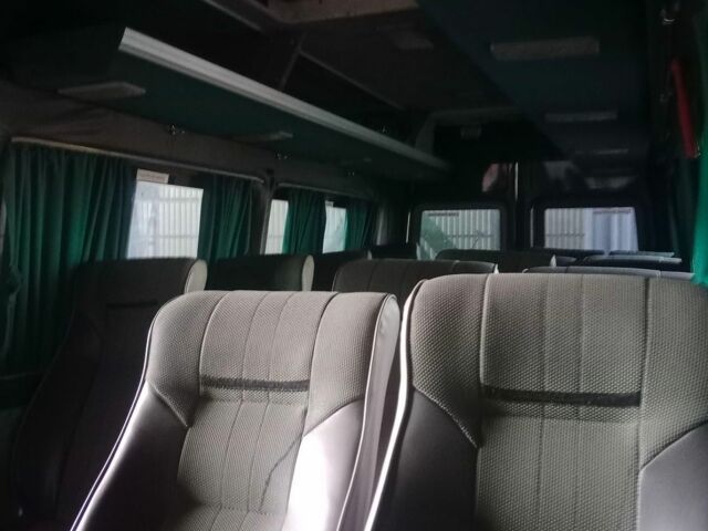 Зеленый Мерседес Sprinter, объемом двигателя 2.69 л и пробегом 200 тыс. км за 6200 $, фото 1 на Automoto.ua
