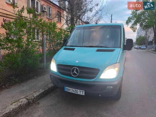 Зеленый Мерседес Sprinter, объемом двигателя 2.15 л и пробегом 700 тыс. км за 12500 $, фото 1 на Automoto.ua