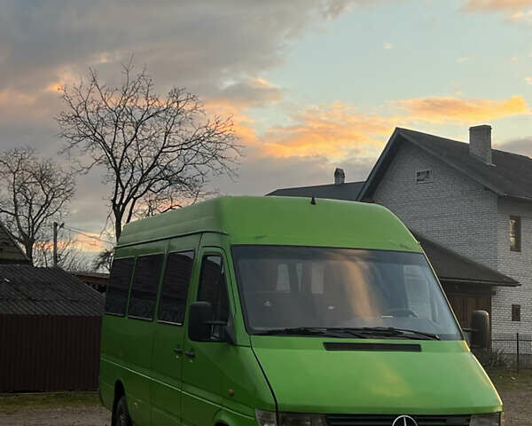 Зелений Мерседес Sprinter, об'ємом двигуна 2.87 л та пробігом 740 тис. км за 6000 $, фото 1 на Automoto.ua